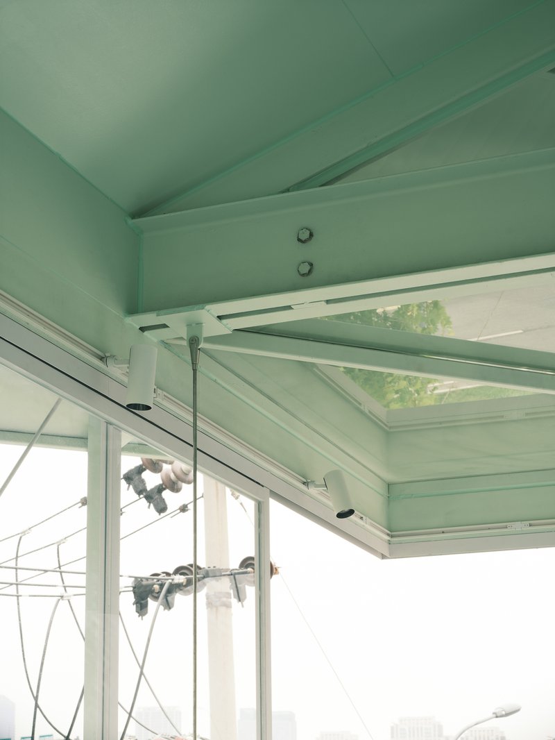 Livraria Minúscula 24 horas / SZ-ARCHITECTS - Imagem 20 de 44