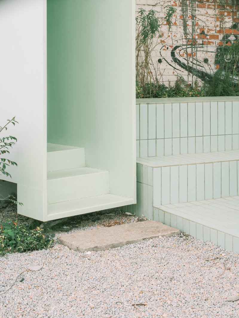 Livraria Minúscula 24 horas / SZ-ARCHITECTS - Imagem 6 de 44