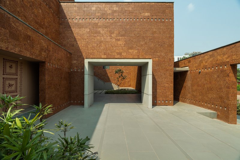 Centro de Cuidados Paliativos Bagchi Karunashraya / Mindspace - Imagem 3 de 36