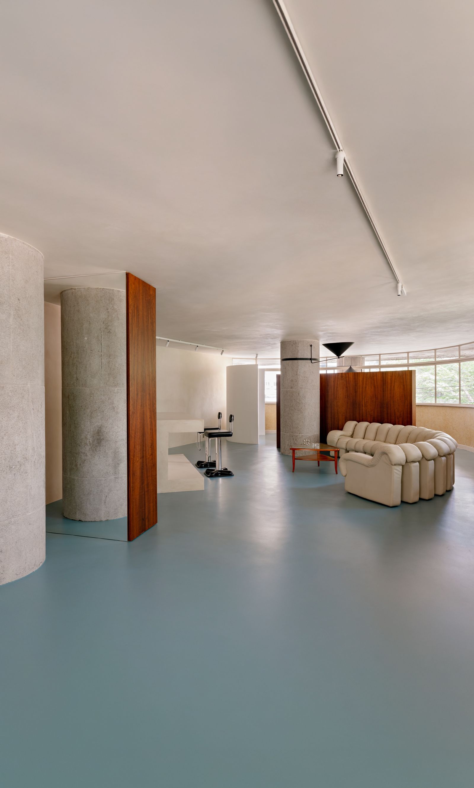 O Vazio Habitado: Monofloor no Edifício Anchieta