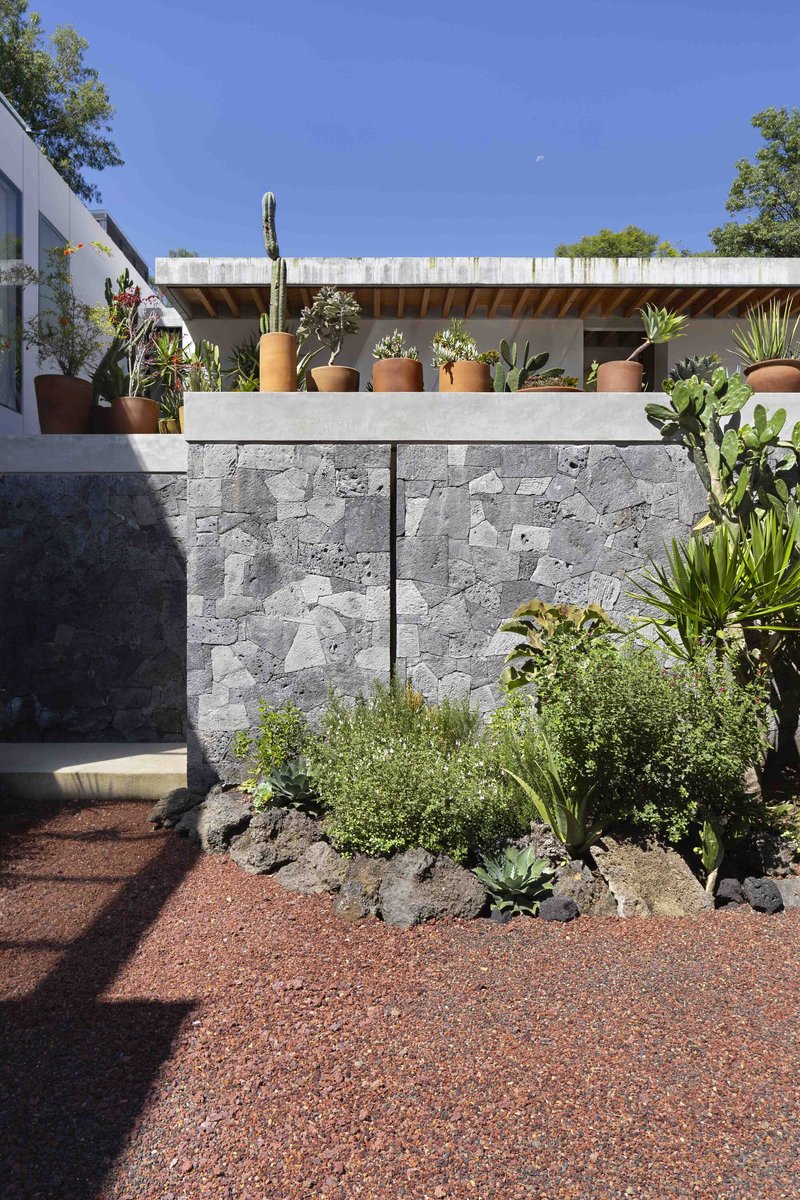Hummingbird House / Estudio Libre MX - Exterior Photography, Brick, Concrete, Garden, Courtyard