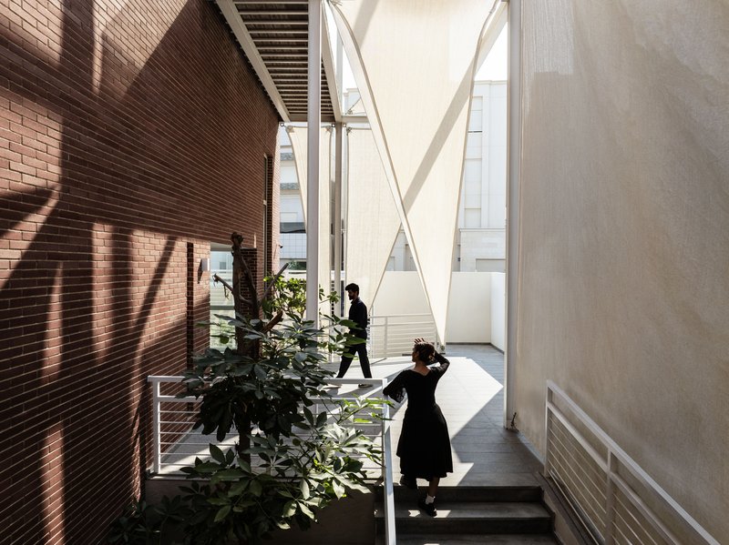 Shade House / Massive Order - Interior Photography, Stairs, Glass